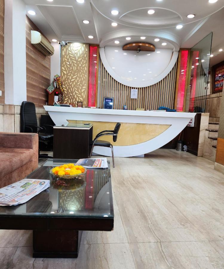 Capital O 6408 Hotel Delhi Heart New Delhi Eksteriør bilde