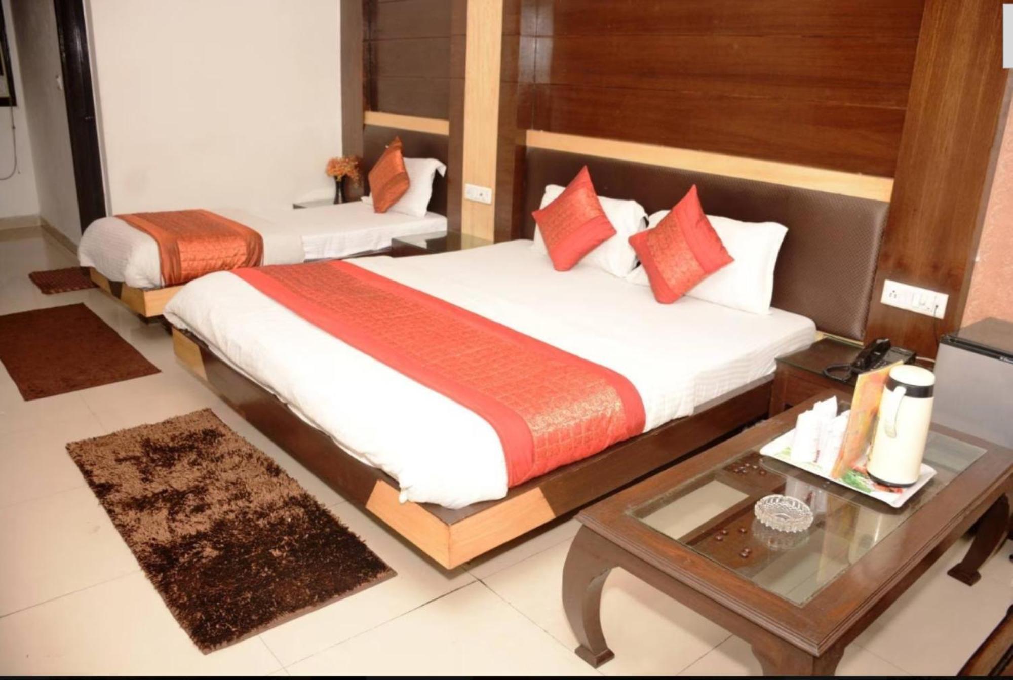 Capital O 6408 Hotel Delhi Heart New Delhi Eksteriør bilde