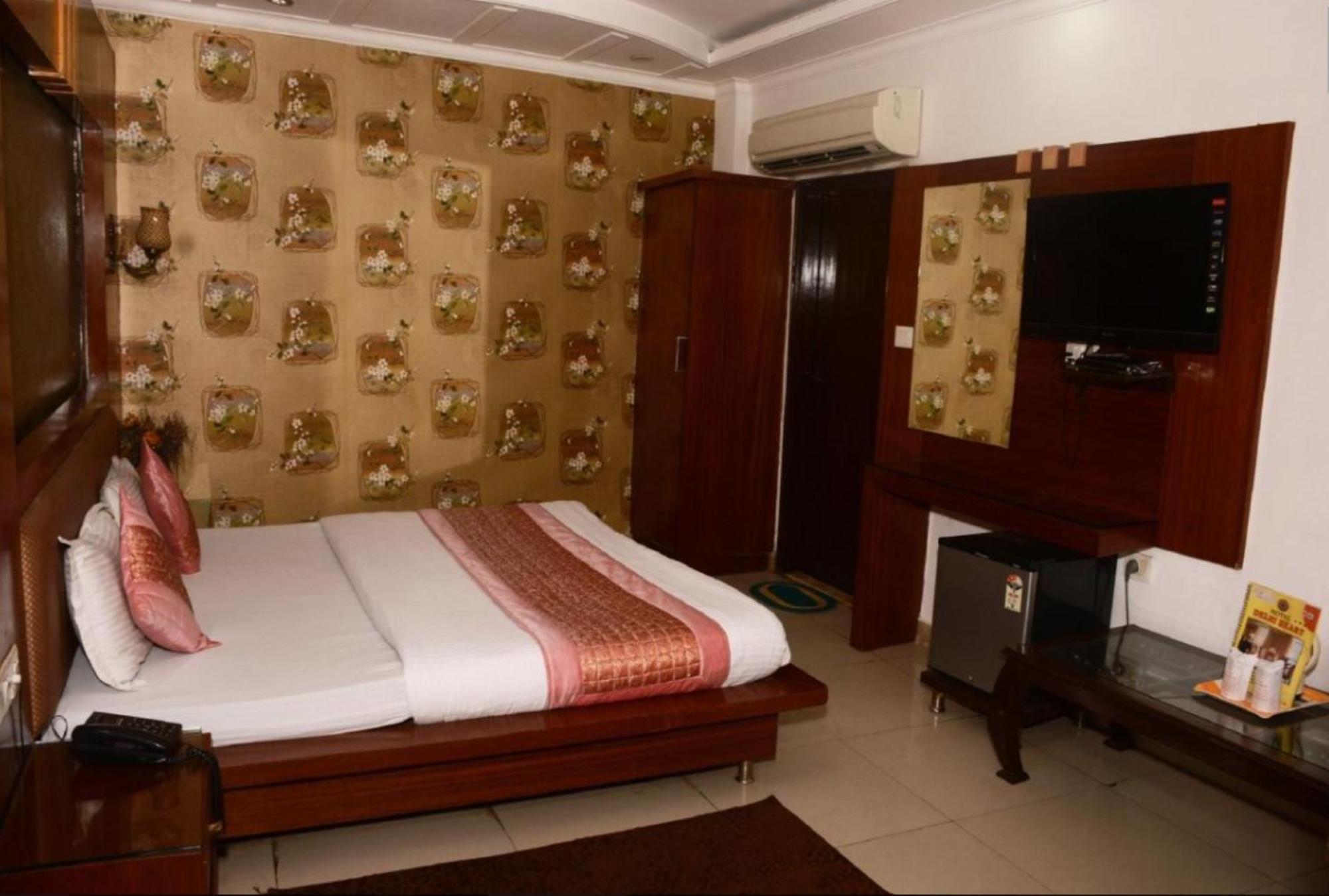 Capital O 6408 Hotel Delhi Heart New Delhi Eksteriør bilde
