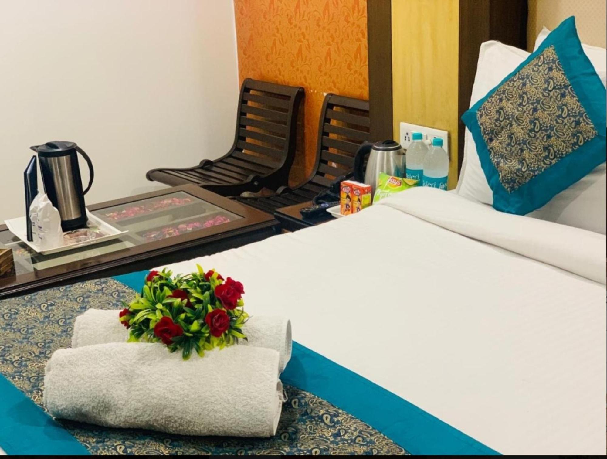Capital O 6408 Hotel Delhi Heart New Delhi Eksteriør bilde